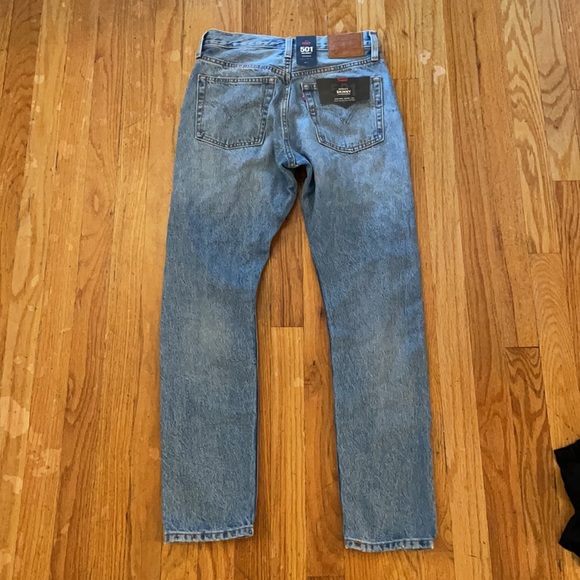 Previously loved Levi’s 502 skinny high rise skinny leg jeans - Picture 4 of 10